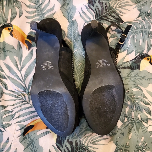 Naturalizer Heels - Picture 6 of 7